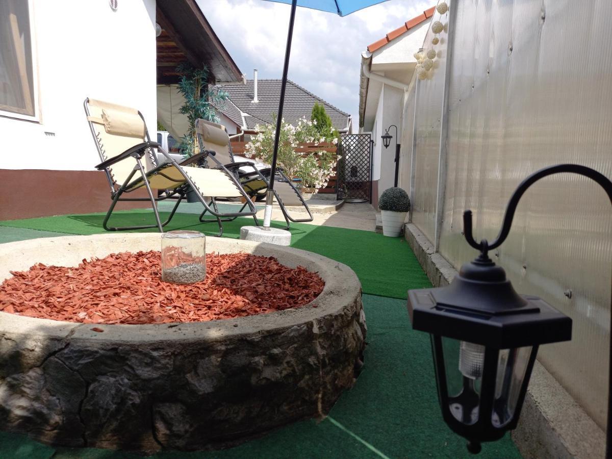 Idill Apartmanhaz B&B Тисафюред Экстерьер фото