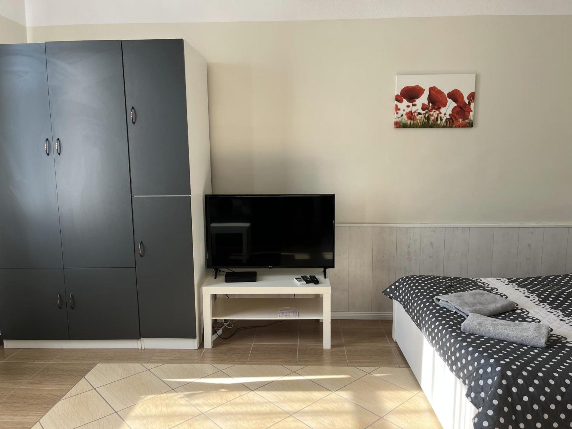 Idill Apartmanhaz B&B Тисафюред Экстерьер фото