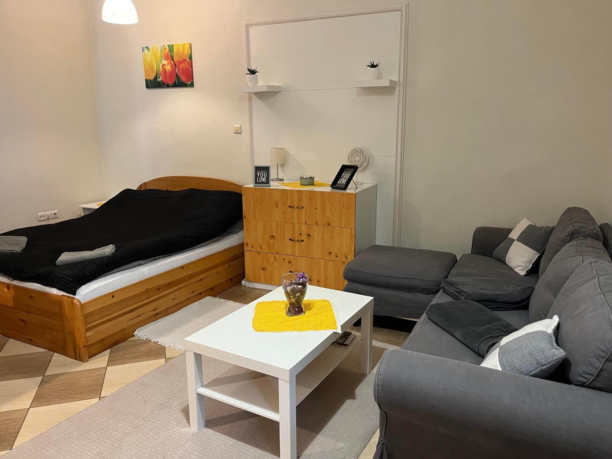 Idill Apartmanhaz B&B Тисафюред Экстерьер фото