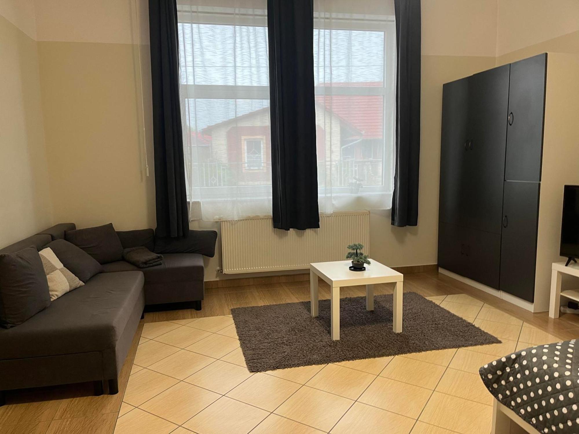 Idill Apartmanhaz B&B Тисафюред Экстерьер фото