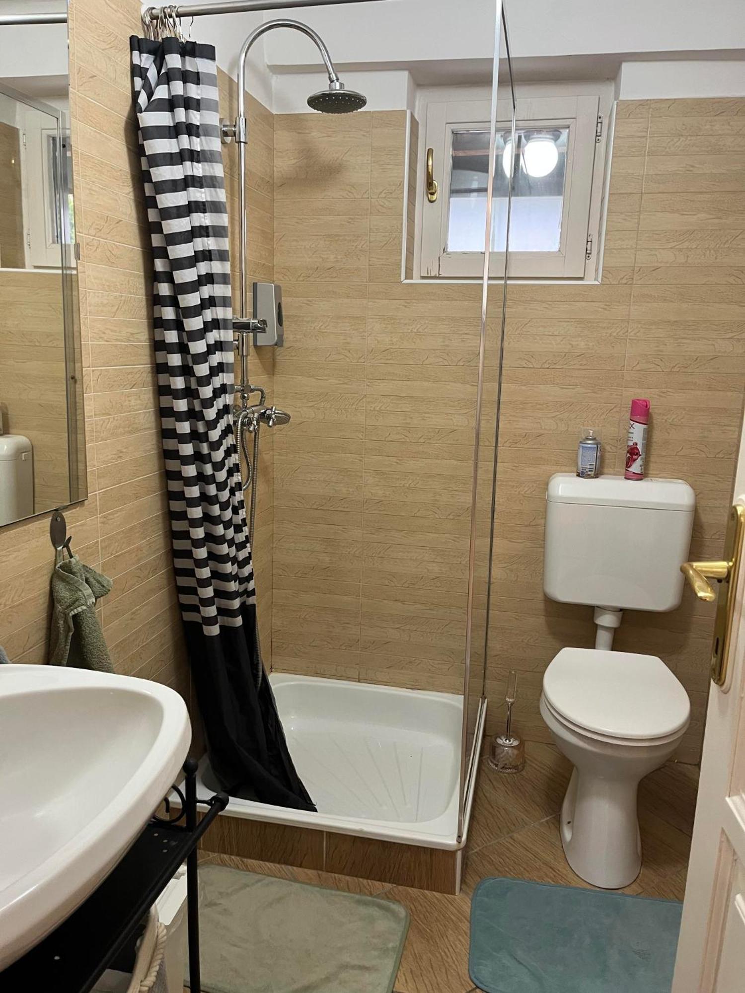 Idill Apartmanhaz B&B Тисафюред Экстерьер фото